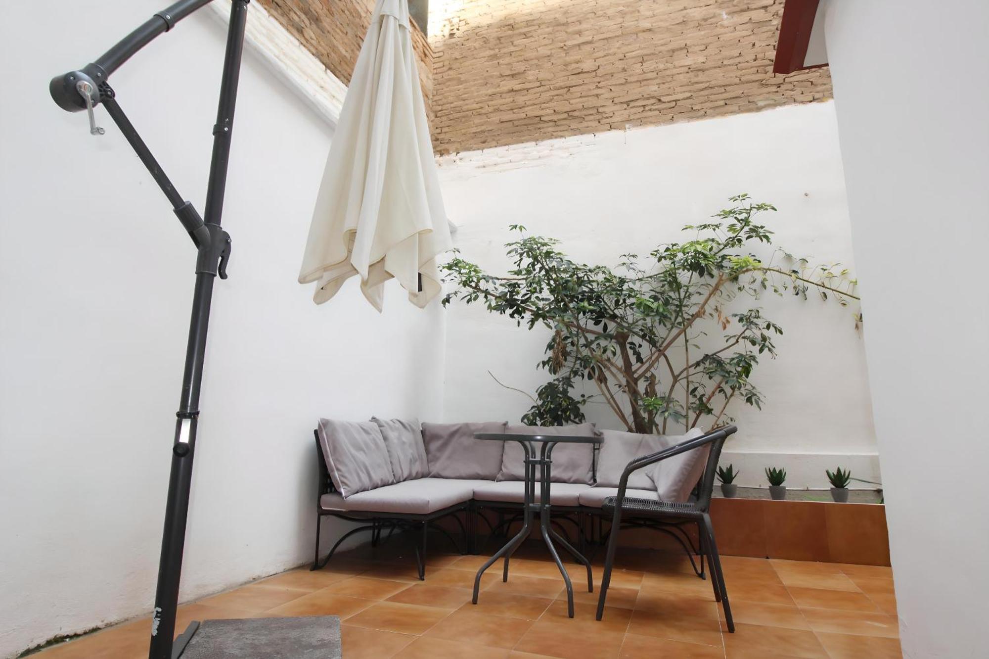 Increible Apartamento Con Terraza Al Lado De Torres De Quart Valencia Exterior photo